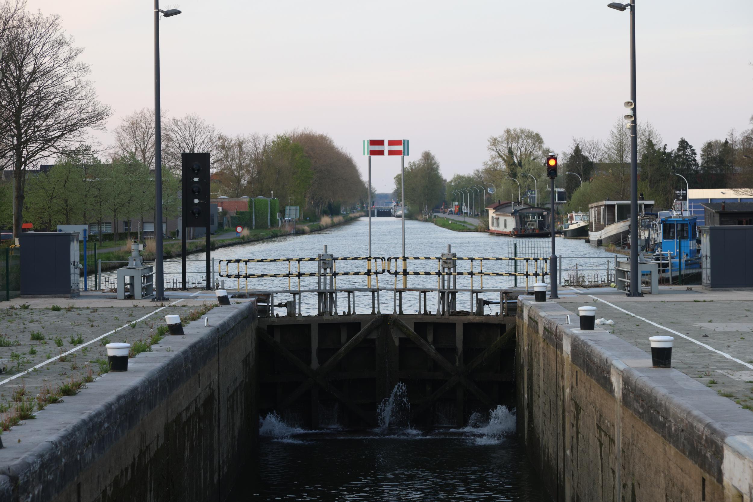 sluis-10-schoten-binnenvaart-in-beeld